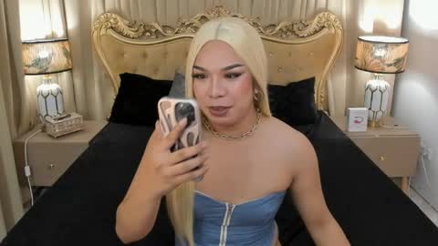 OliviaRoxy online show from May 16, 2026, 4:42 am