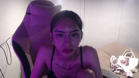 ELYSE A SIMPLE GIRL online show from February 18, 2025, 9:21 am