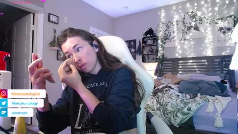 Snapshot of monstrumologist chatting on January 4, 2025, 12:05 am Lydia Mooney online show from January 4, 2025, 12:05 am