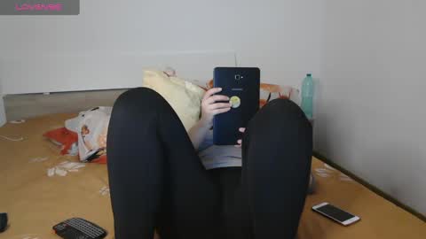 Monse online show from February 18, 2025, 7:41 pm