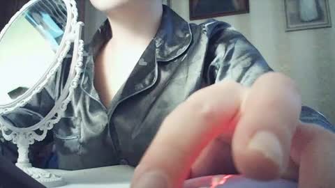 Snapshot of moodiemira chatting on February 19, 2026, 2:35 pm moodiemira online show from February 19, 2026, 2:35 pm