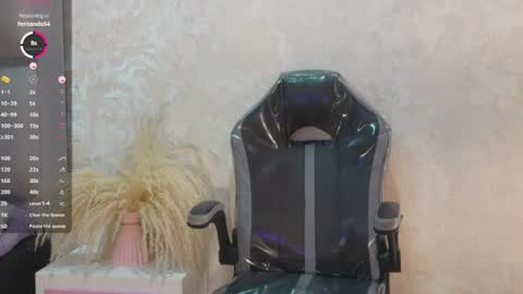 Snapshot of moom_ivy_ chatting on July 13, 2026, 12:30 pm online show from July 13, 2026, 12:30 pm