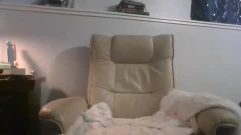 Snapshot of moomoobutt chatting on October 3, 2025, 12:51 am MooMooDizzy online show from October 3, 2025, 12:51 am