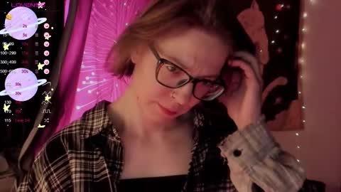 Roxy online show from November 22, 2025, 7:13 pm