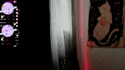 Snapshot of moon__girl chatting on May 12, 2026, 3:53 pm Roxy online show from May 12, 2026, 3:53 pm