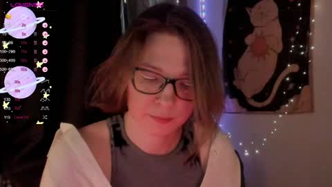 Snapshot of moon__girl chatting on May 19, 2026, 7:09 pm Roxy online show from May 19, 2026, 7:09 pm