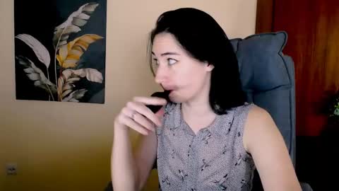 Snapshot of moon_foxy_ chatting on January 12, 2025, 8:04 am Diana online show from January 12, 2025, 8:04 am