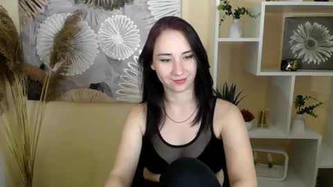 Snapshot of moon_foxy_ chatting on October 8, 2025, 9:01 pm Diana online show from October 8, 2025, 9:01 pm