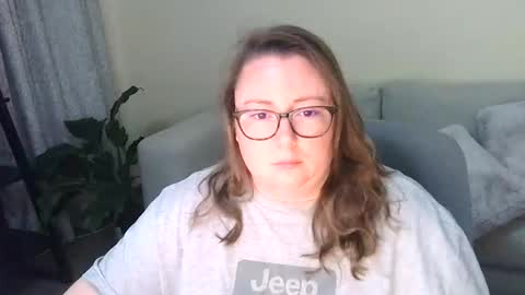 Snapshot of moon_petal chatting on September 29, 2025, 3:11 am Moon Petal online show from September 29, 2025, 3:11 am