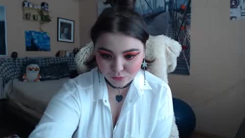 Snapshot of moon_sugar_ chatting on March 15, 2026, 10:10 am Keira online show from March 15, 2026, 10:10 am