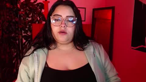 moon_sunflowers online show from December 15, 2025, 12:20 pm