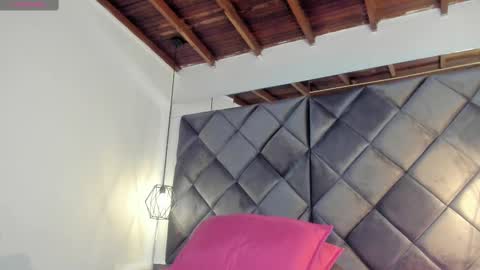 Luna  online show from November 8, 2025, 10:59 am