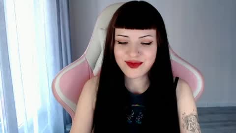 Snapshot of moon_velvet chatting on April 27, 2026, 4:27 pm sophie online show from April 27, 2026, 4:27 pm