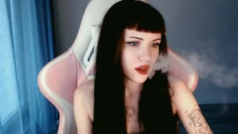 Snapshot of moon_velvet chatting on May 4, 2026, 4:36 pm sophie online show from May 4, 2026, 4:36 pm
