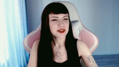 Snapshot of moon_velvet chatting on May 16, 2026, 3:44 pm sophie online show from May 16, 2026, 3:44 pm