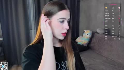 Sophia online show from November 22, 2025, 3:22 pm