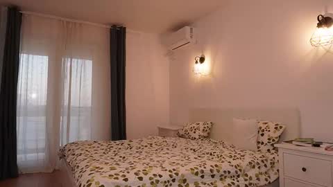 Snapshot of moondao chatting on October 22, 2025, 4:57 am Anna online show from October 22, 2025, 4:57 am