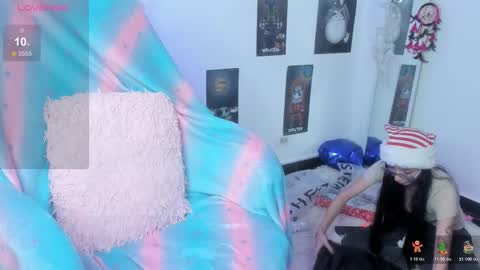 MOON  online show from December 18, 2025, 4:40 am