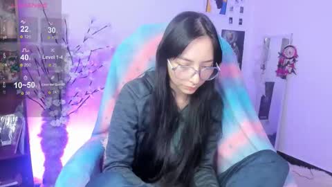 MOON  online show from December 21, 2025, 10:28 pm