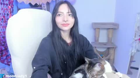 Snapshot of moonlady_ chatting on July 18, 2026, 1:21 am MOON online show from July 18, 2026, 1:21 am