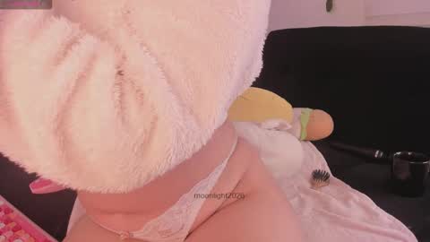 Snapshot of moonliight__ chatting on February 16, 2026, 11:12 pm moonliight__ online show from February 16, 2026, 11:12 pm