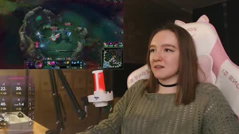 Snapshot of moonlish_siren chatting on February 26, 2026, 10:20 pm Katrin online show from February 26, 2026, 10:20 pm