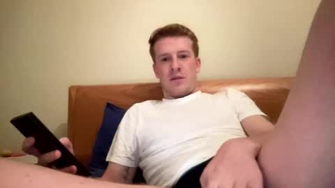 Snapshot of moonlose000 chatting on February 23, 2026, 12:09 am moonlose000 online show from February 23, 2026, 12:09 am