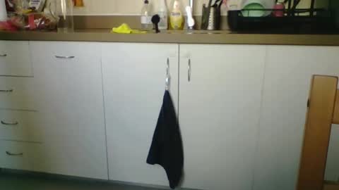 Snapshot of moonnighthugecock chatting on December 24, 2024, 9:50 am moonnighthugecock online show from December 24, 2024, 9:50 am