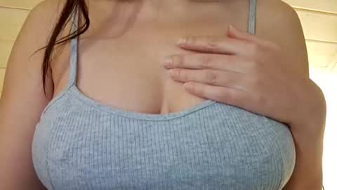 Snapshot of moonrose69 chatting on December 17, 2025, 2:39 am moonrose69 online show from December 17, 2025, 2:39 am