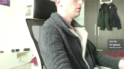 Snapshot of moonsire chatting on May 4, 2026, 11:50 am Moonsire online show from May 4, 2026, 11:50 am