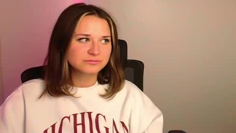 Susanna online show from November 13, 2025, 1:54 pm