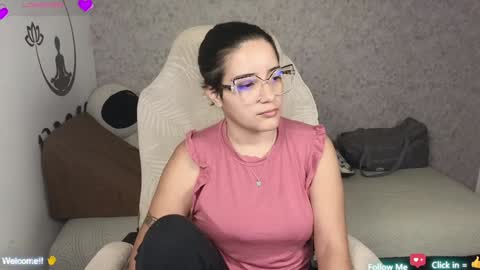 Snapshot of moonwoman_ chatting on January 16, 2025, 4:38 am Moon Woman online show from January 16, 2025, 4:38 am