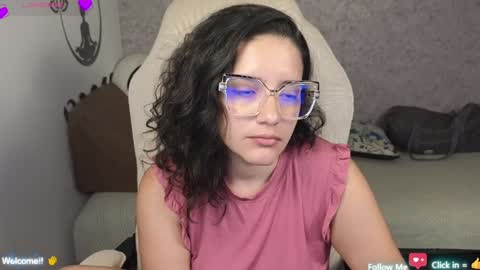 Snapshot of moonwoman_ chatting on January 16, 2025, 7:49 am Moon Woman online show from January 16, 2025, 7:49 am
