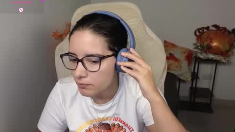 Moon Woman online show from November 30, 2025, 6:50 am