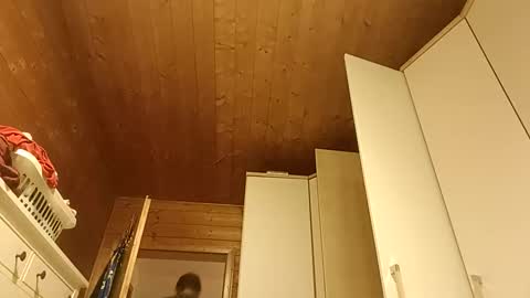 Snapshot of moos1 chatting on October 9, 2025, 5:05 am moos1 online show from October 9, 2025, 5:05 am