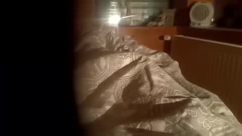 moos1 online show from April 1, 2026, 8:28 pm