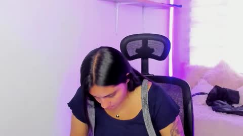 morena_rodriguez_9 online show from November 4, 2025, 7:13 pm