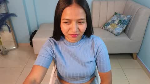 morenna_mia online show from April 9, 2026, 2:33 pm