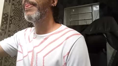 Snapshot of moreno_gatto chatting on October 2, 2025, 4:47 pm moreno_gatto online show from October 2, 2025, 4:47 pm