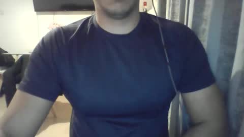 Snapshot of morenolatin19 chatting on December 17, 2025, 6:03 pm Jos Luis online show from December 17, 2025, 6:03 pm