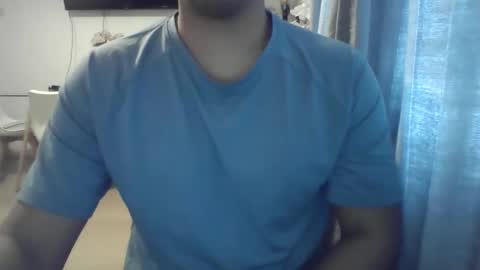 Snapshot of morenolatin19 chatting on December 20, 2025, 8:43 am Jos Luis online show from December 20, 2025, 8:43 am