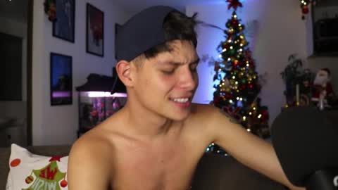 Snapshot of morgan_hiller chatting on December 4, 2024, 12:08 am online show from December 4, 2024, 12:08 am