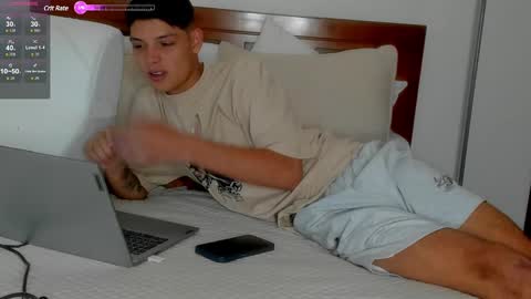 Snapshot of morgan_hiller chatting on December 14, 2024, 9:35 pm online show from December 14, 2024, 9:35 pm