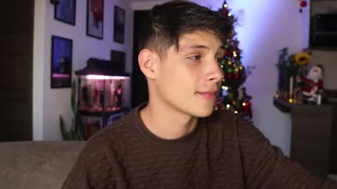 Snapshot of morgan_hiller chatting on December 29, 2024, 10:47 pm online show from December 29, 2024, 10:47 pm