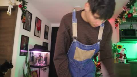 Snapshot of morgan_hiller chatting on January 1, 2025, 1:37 am online show from January 1, 2025, 1:37 am