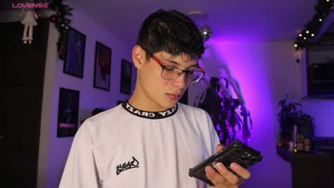 Snapshot of morgan_hiller chatting on January 18, 2025, 1:30 am online show from January 18, 2025, 1:30 am