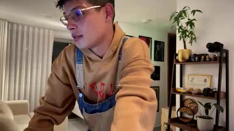 Snapshot of morgan_hiller chatting on October 10, 2025, 1:48 am online show from October 10, 2025, 1:48 am