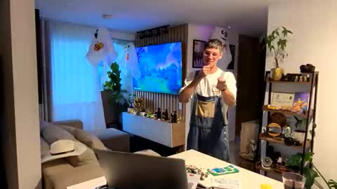 Snapshot of morgan_hiller chatting on October 31, 2025, 10:33 pm online show from October 31, 2025, 10:33 pm