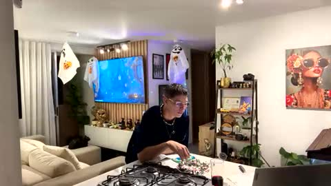 Snapshot of morgan_hiller chatting on November 1, 2025, 11:07 pm online show from November 1, 2025, 11:07 pm