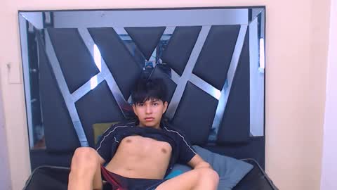 MORTELLE online show from November 28, 2025, 7:27 pm